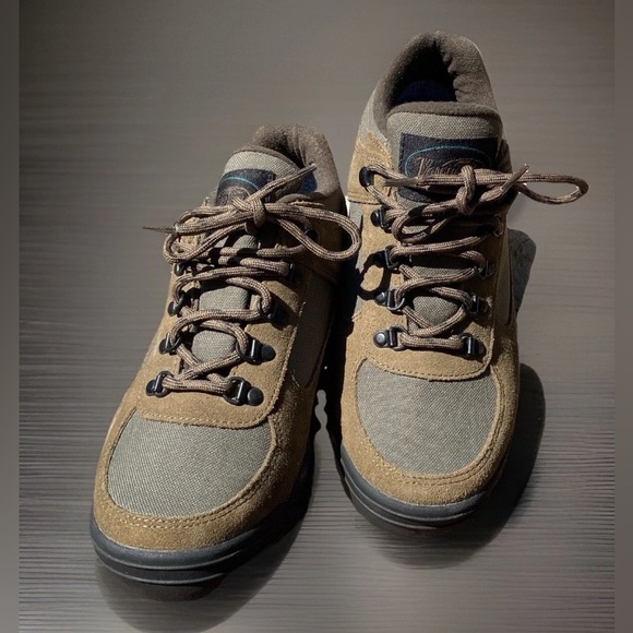 🥾📜US 8.5-VASQUE Hiking Shoes Women’s Brown/Nubuck LTR/Arch/V-Lug Treads 🔥NWOT🔥 - Picture 5 of 12